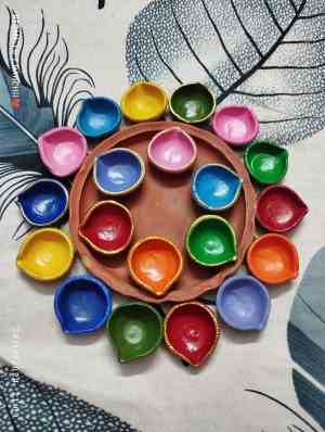 Handprinted earthen lamp